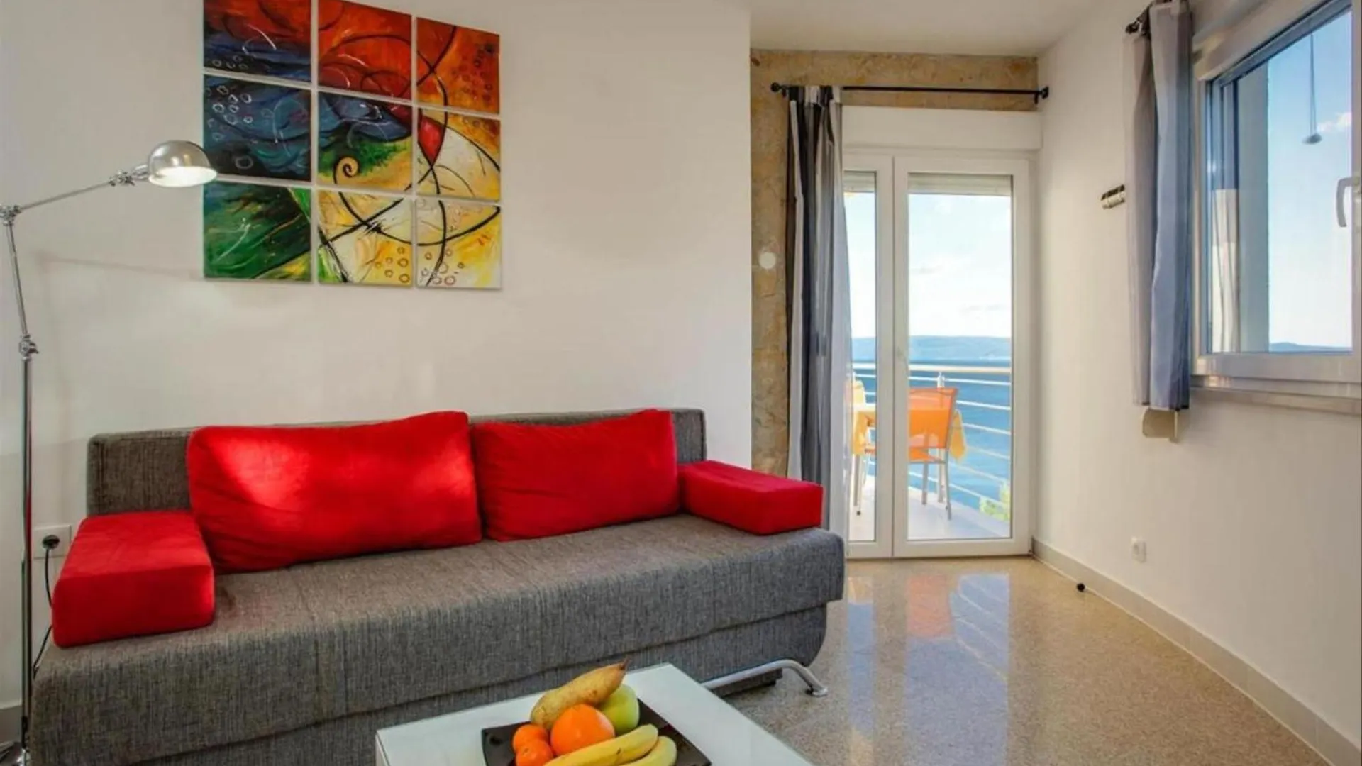 Comfy Beach Apartments With Its Own Balcony Split Croatia
