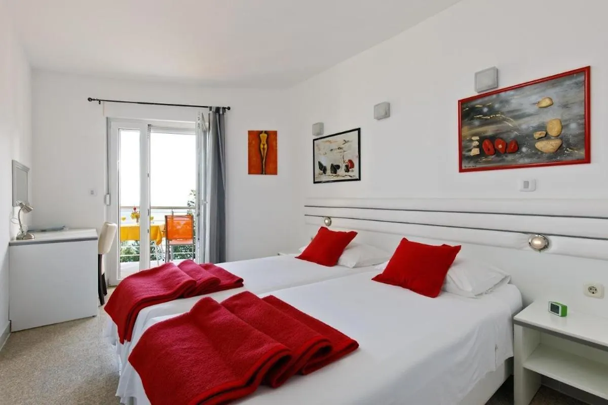 Comfy Beach Apartments With Its Own Balcony Split Croatia
